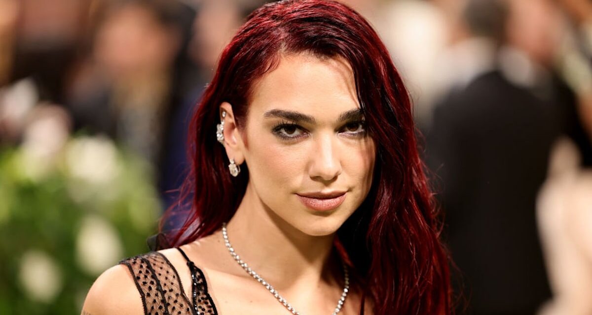 Le dernier détail de beauté de Dua Lipa fait zoomer tout le monde
