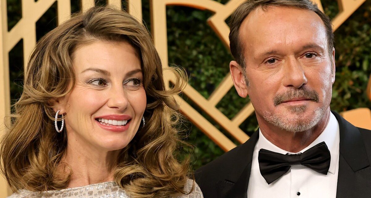 La famille de Faith Hill est si favorable que les 3 filles figurent sur une nouvelle photo de famille