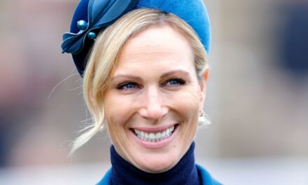 Royal Family Live: Zara Tindall sort en solo pour la grande journée de carrière