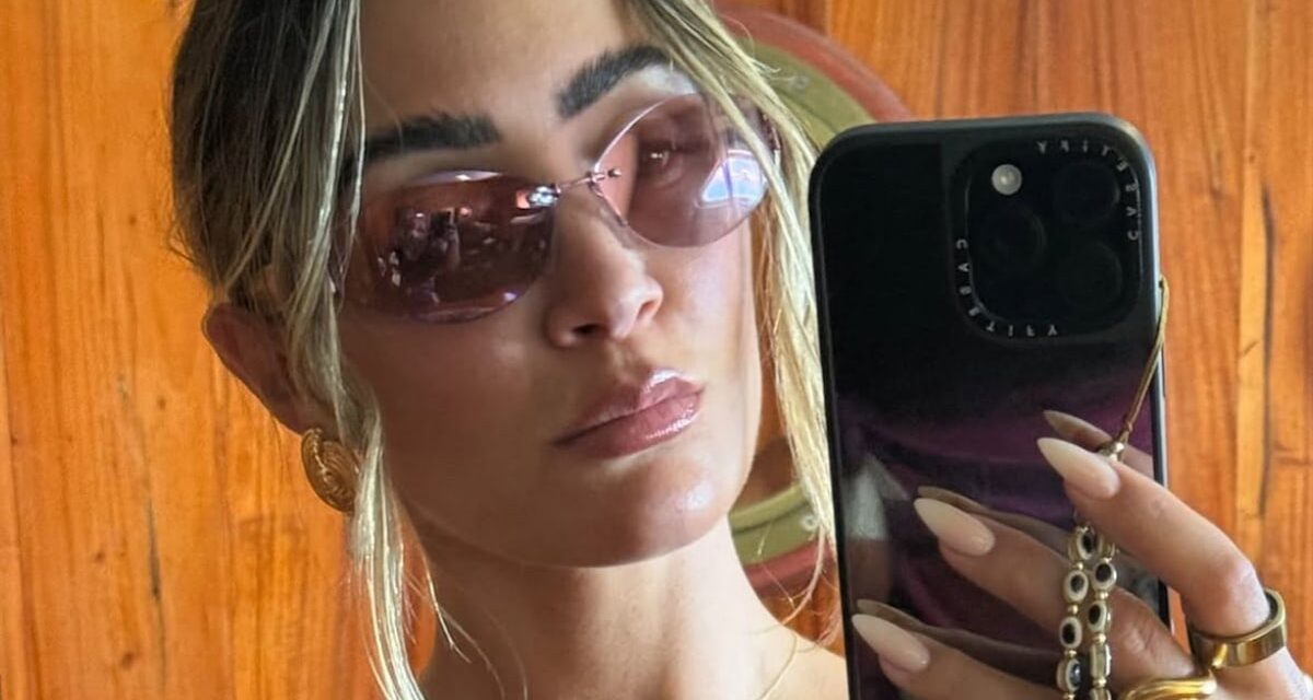 Frankie Bridge Wows dans la tenue de fête de yacht – et c&rsquo;est plus facile à recréer que vous ne le pensez