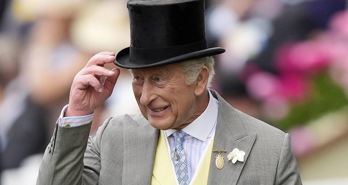 Le roi Charles rayonne alors qu&rsquo;il est rejoint par la reine Camilla et la princesse Eugénie le dernier jour de Royal Ascot