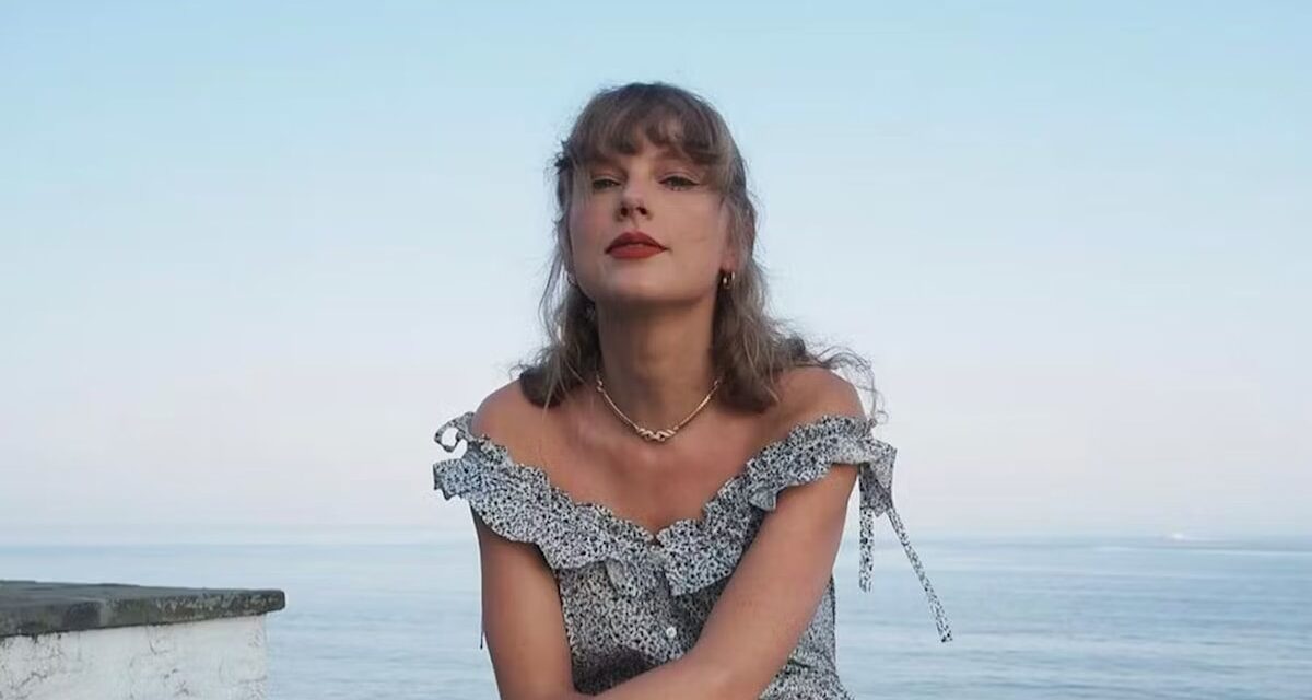 Des restes humains trouvés près de l&rsquo;identification du manoir du Rhode Island de Taylor Swift