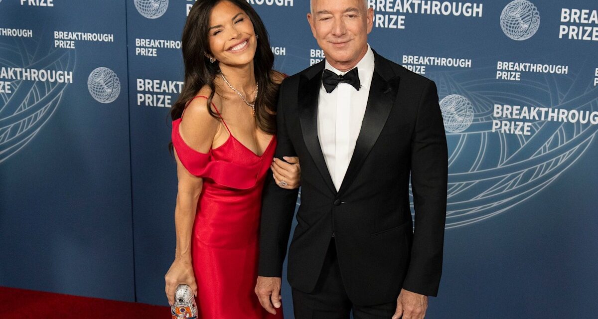 La date de mariage de Jeff Bezos et Lauren Sanchez révélée comme de nouveaux détails émergent sur le mariage somptueux