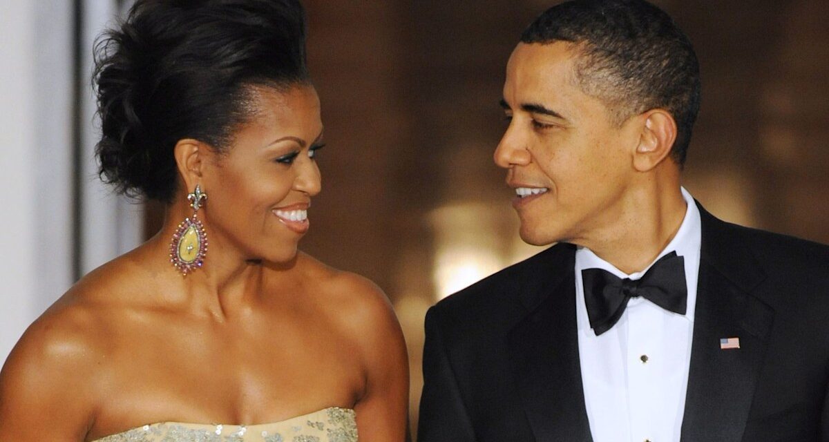 Michelle Obama parle du «poids du monde» sur son mari Barack en hommage avec les filles Malia et Sasha