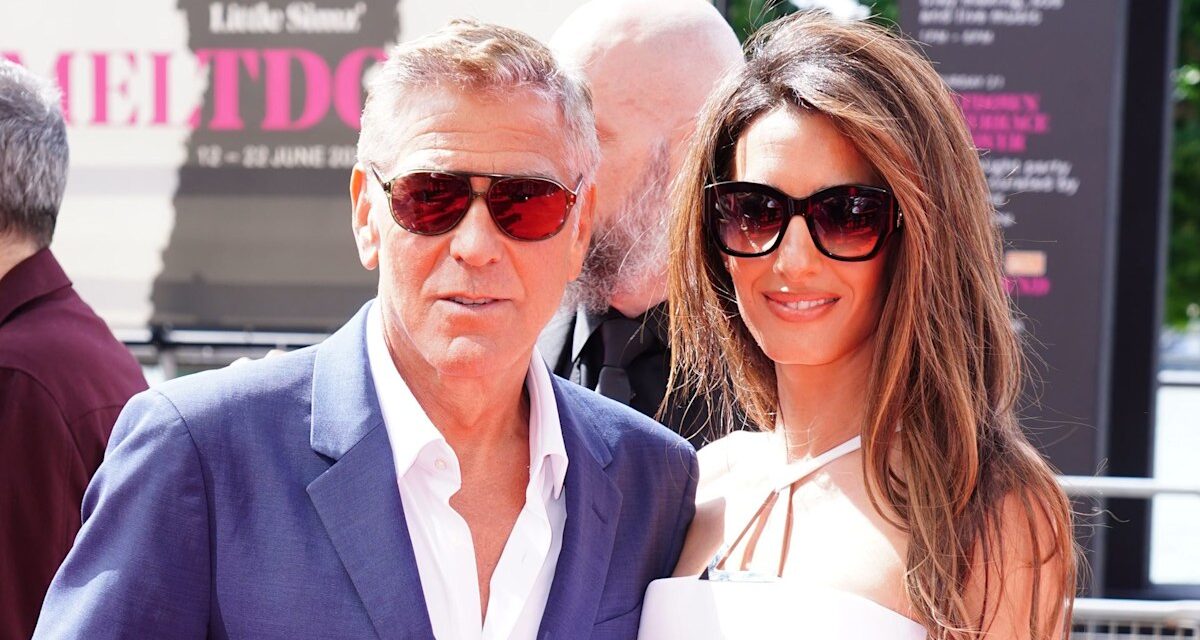 Le salon majestueux de George et Amal Clooney au manoir de 12 millions de livres sterling avec des détails personnels