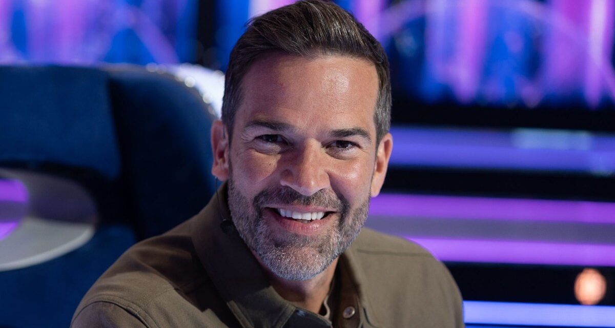 Le baccalauréat à 2 lits de Gethin Jones a révélé au milieu de la «romance» d&rsquo;Helen Skelton