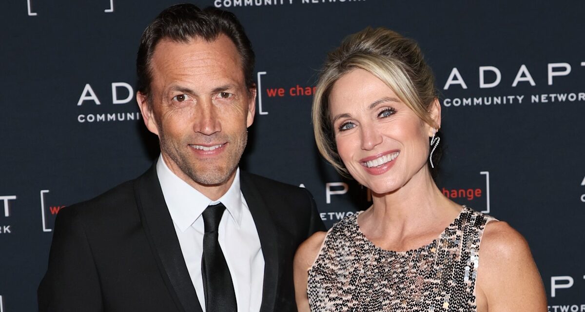 L&rsquo;ex-mari d&rsquo;Amy Robach, Andrew Shue, rayonne sur une nouvelle photo pendant les retrouvailles de famille spéciales