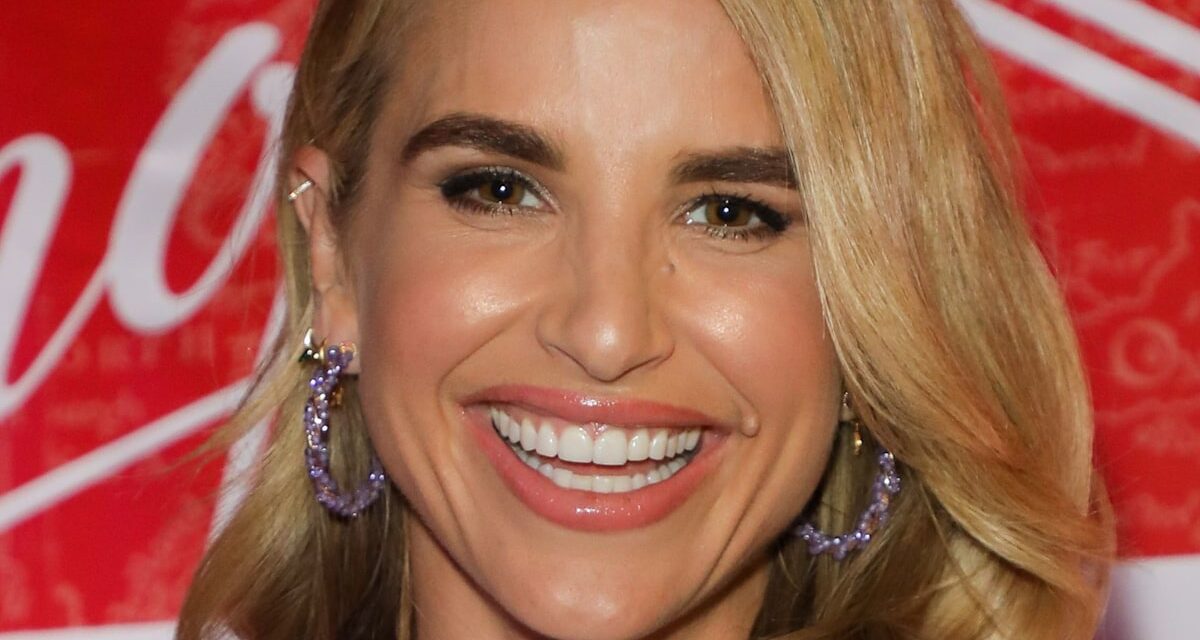 Vogue Williams portait le bikini parfait «  maman  » en vacances avec ses enfants