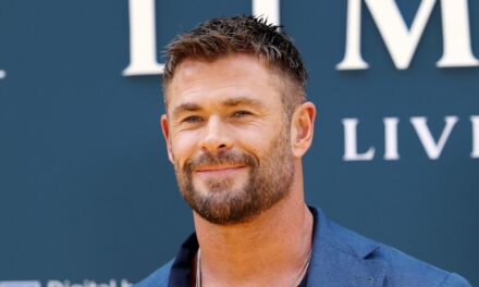 Les fils de sosie de Chris Hemsworth volent le spectacle en apparence rare