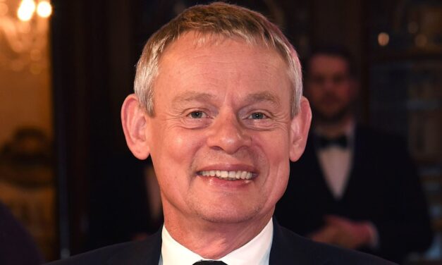 Martin Clunes dévoile des projets passionnants chez lui après des années d&rsquo;angoisse