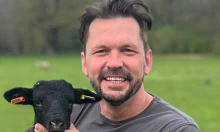 À l&rsquo;intérieur du havre de ferme de Jimmy Doherty de 70 acres avec sa femme et ses enfants