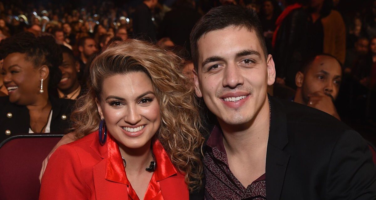 Tori Kelly attend le premier enfant avec un mari célèbre