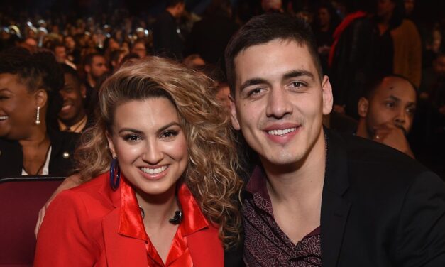 Tori Kelly attend le premier enfant avec un mari célèbre