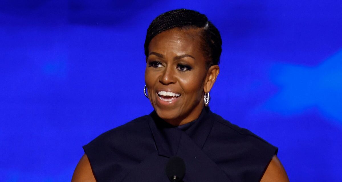Michelle Obama admet qu&rsquo;elle est maintenant «complètement gratuite» alors qu&rsquo;elle fait allusion au nouveau chapitre