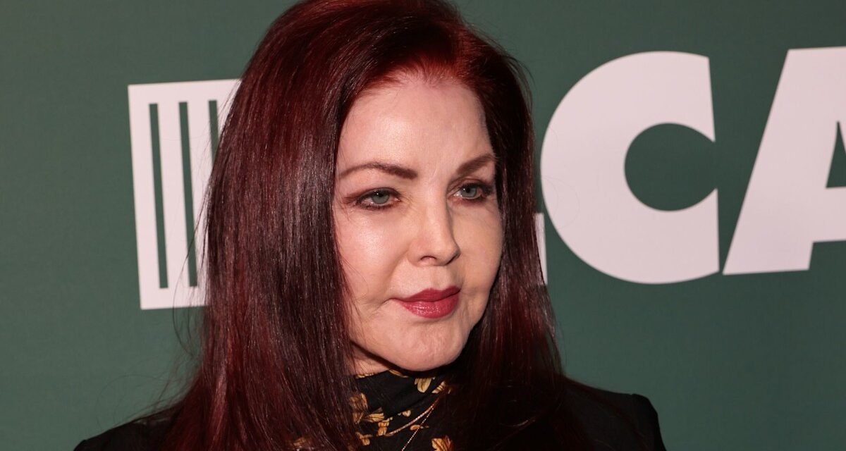 Priscilla Presley, 80 ans, retrouve son célèbre ancien dîner d&rsquo;amour pour Malibu