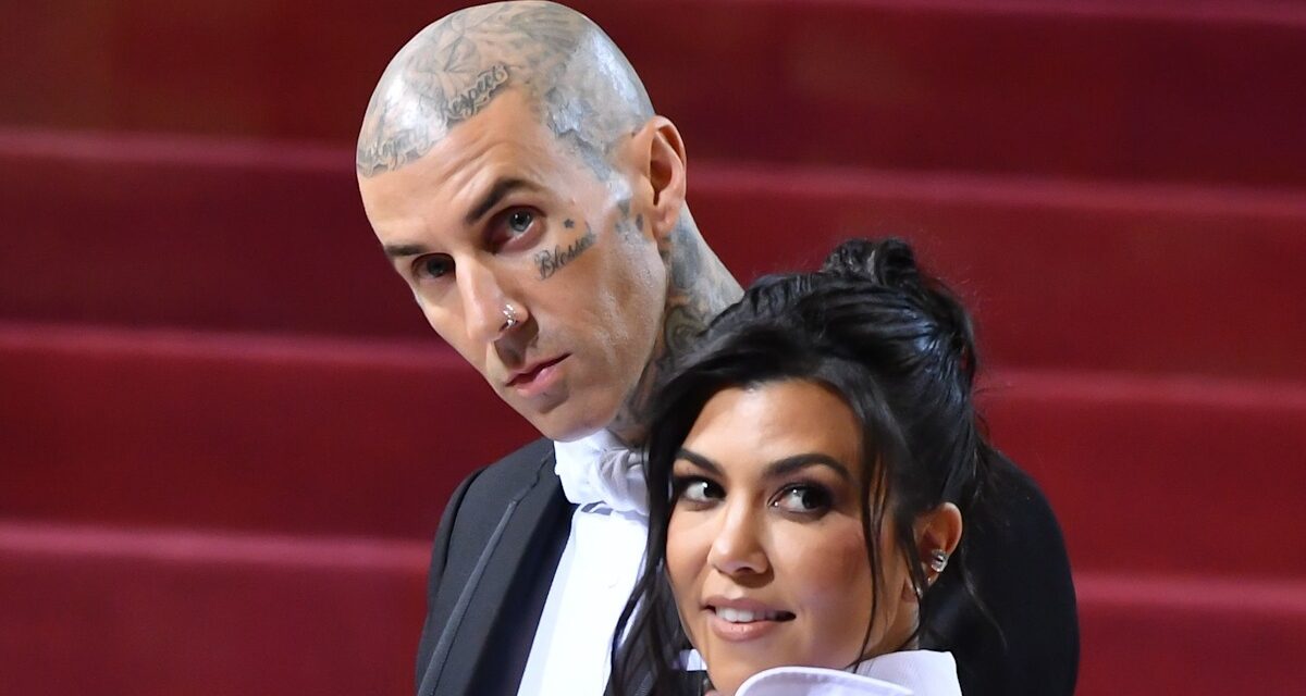 Le fils de Kourtney Kardashian Rocky suit les traces de papa Travis sur des photos adorables