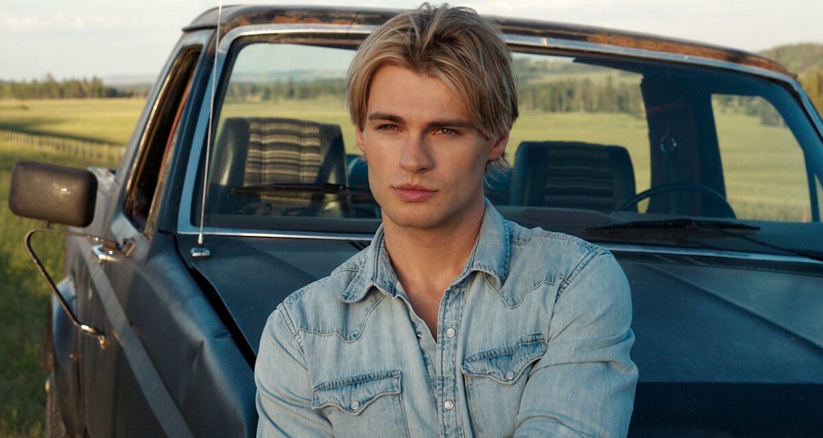 Netflix partage une mise à jour passionnante sur le drame romantique «sauvage» avec des costumes Star