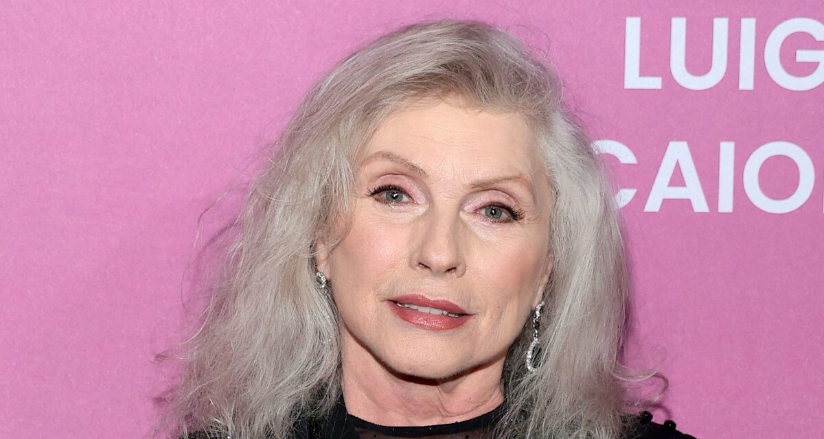 Debbie Harry, 80 ans, fait une confession sur la chirurgie esthétique de Frank au milieu de la «pression»