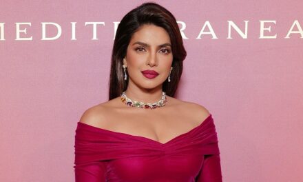Priyanka Chopra étourdit avec des photos de bikini mettant en vedette sa fille Malti alors qu&rsquo;elle célèbre le 43e anniversaire