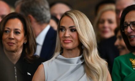 Les fans de la NFL ne sont pas satisfaits de Carrie Underwood – voici pourquoi