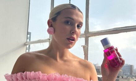 Millie Bobby Brown a égalé son rouge à lèvres à son haut, et le résultat est le pic it-girl