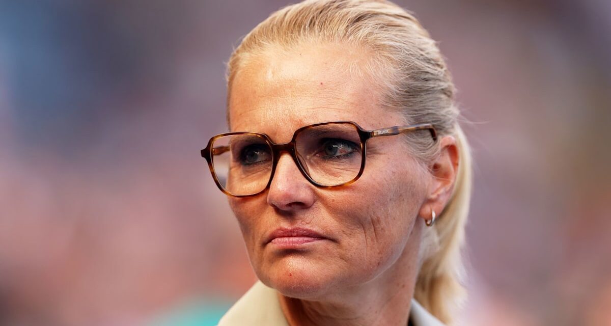 Le grand changement de vie de la manager de lionne Sarina Wiegman à la maison avec son mari et 2 enfants