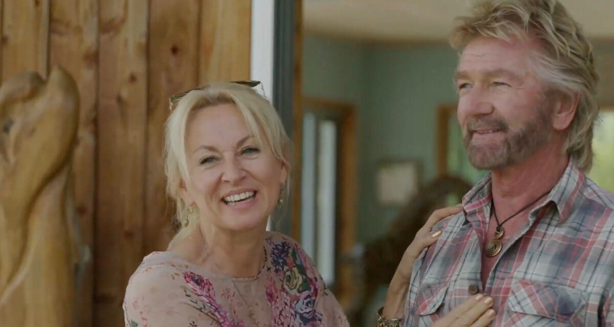 Noel Edmonds et sa femme Elizabeth ouvrent les portes de leur maison néo-zélandaise alors qu&rsquo;ils lancent un nouveau spectacle