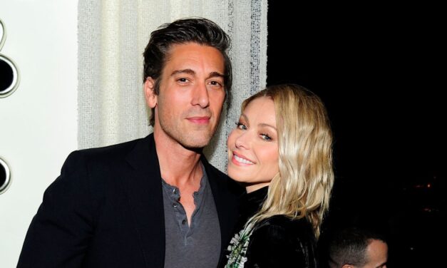 Kelly Ripa fait une confession choquante sur le copain David Muir: « Il ne sait même pas »