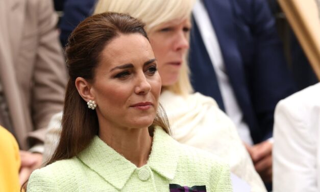 Kate Middleton brise le protocole royal alors qu&rsquo;elle réconforte la star de larme de Wimbledon