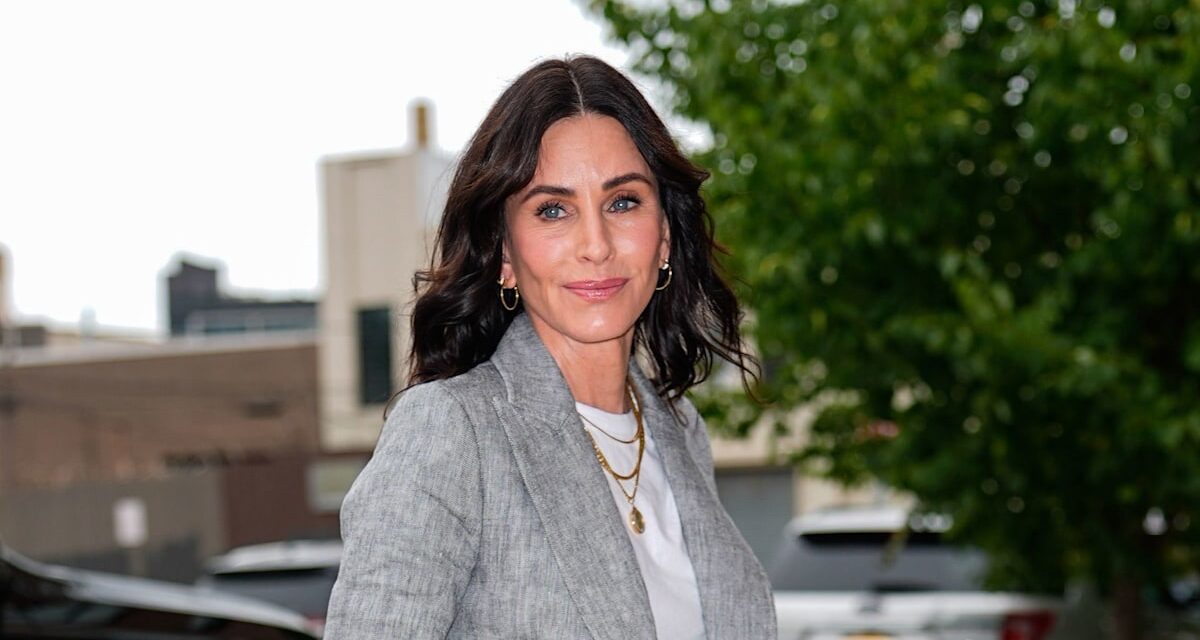 Regardez les Amis Star Courteney Cox sur les amis, a surpris Wimbledon Champ lors des célébrations