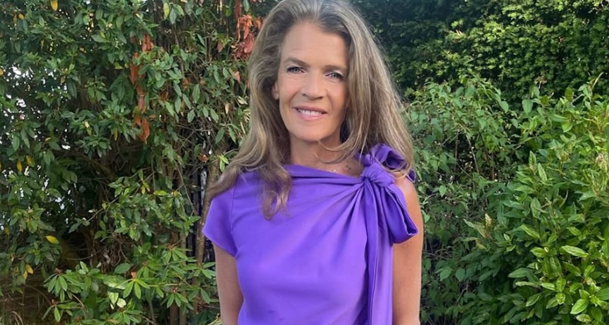 Chaque tenue Annabel Croft portait à Wimbledon et comment vous pouvez acheter ses looks