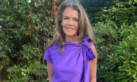 Chaque tenue Annabel Croft portait à Wimbledon et comment vous pouvez acheter ses looks