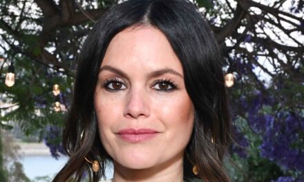 La star de l&rsquo;OC Rachel Bilson portait une jupe maxi de cette marque aimée royale et elle est parfaite pour nous petites filles