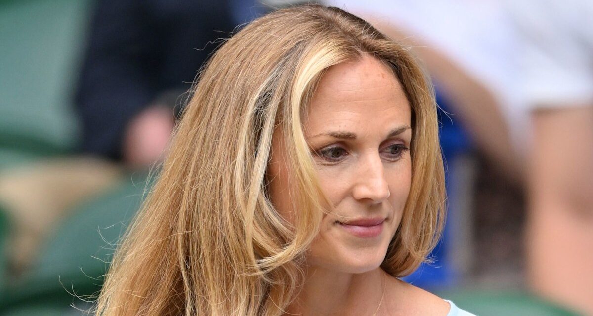 Harriet Sperling est une icône de la mode Wimbledon en chemisier coupé et cheveux les plus blonds