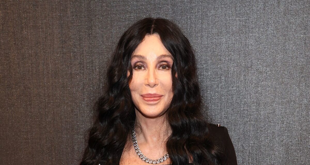 Cher fait ses débuts