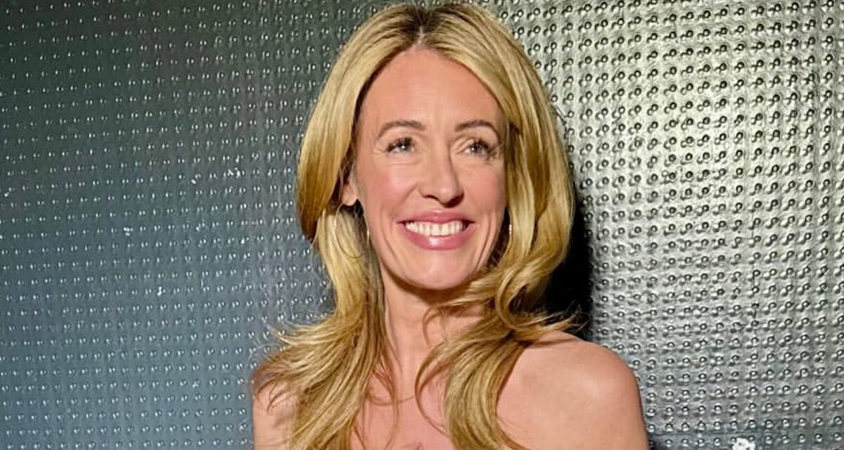 J&rsquo;ai eu la fatigue de la mode à pois jusqu&rsquo;à ce que je puisse voir la tenue séduisante de Cat Deeley – j&rsquo;adore!