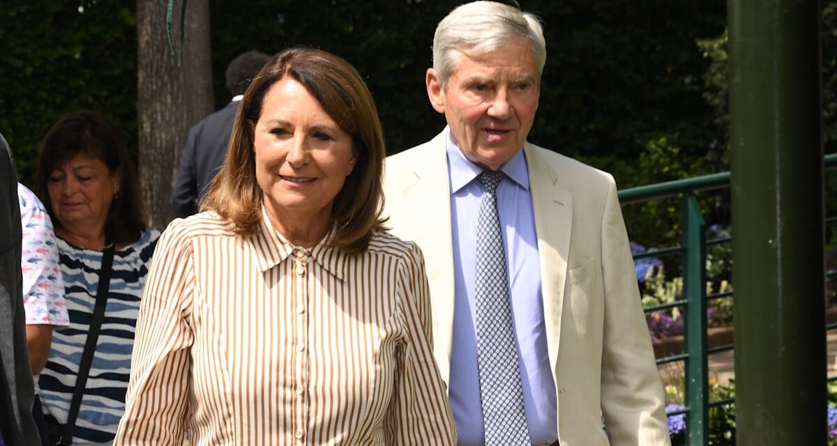 Carole et Michael Middleton font l’emploi de Royal Box dans la première apparence de Wimbledon – voir photos