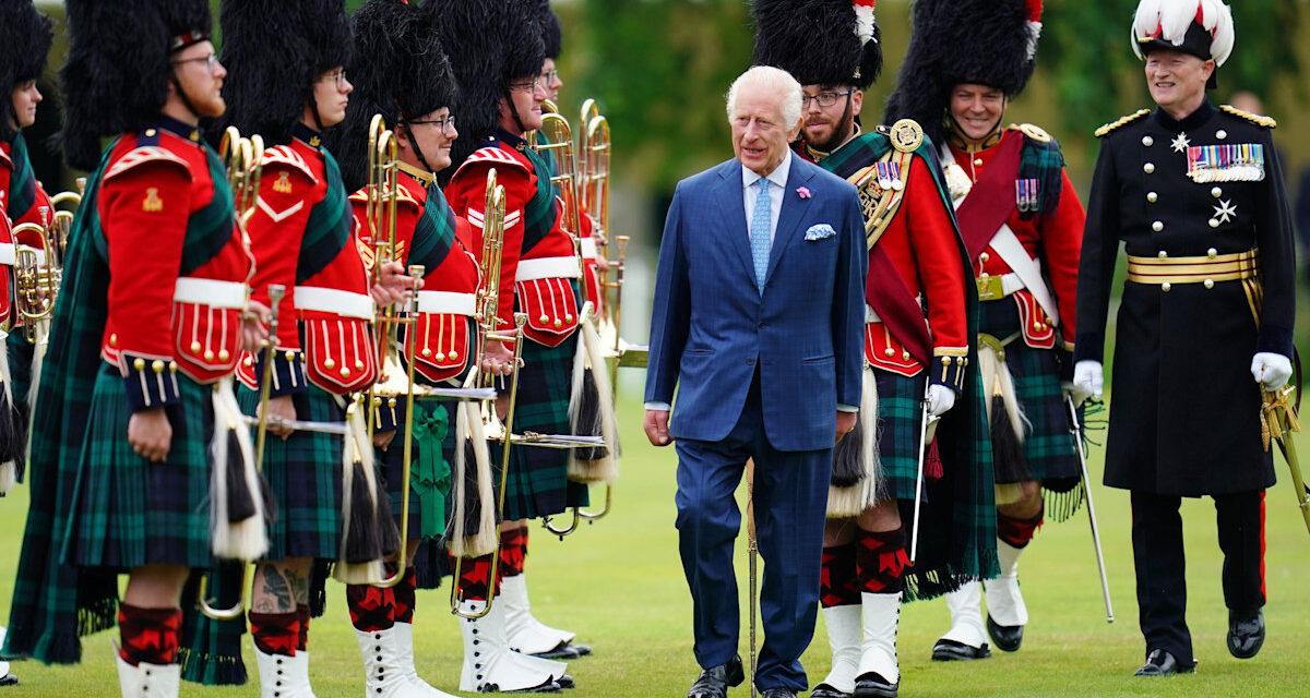 Royal Family Live: King Charles pour accueillir la jardinerie en Écosse et la sortie en solo du prince William