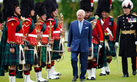 Royal Family Live: King Charles pour accueillir la jardinerie en Écosse et la sortie en solo du prince William