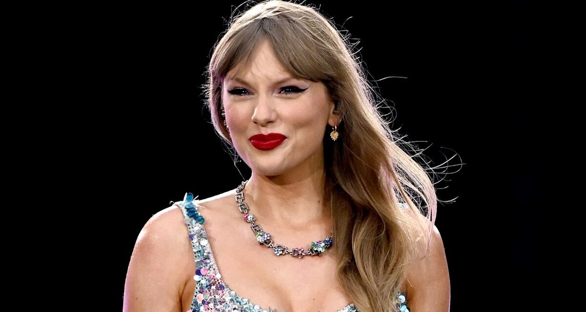 Taylor Swift sert de demoiselle d&rsquo;honneur pour cette très célèbre star de la télévision et son mari musicien