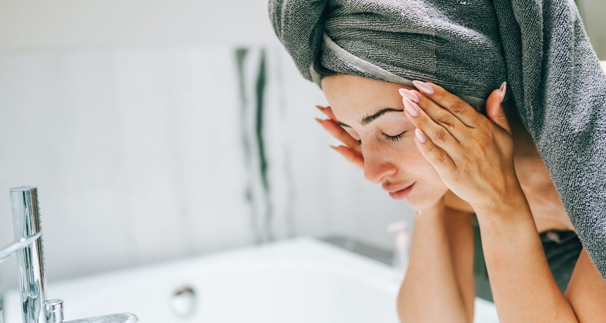 Ce problème de peau «commun» vous vieillit plus que les rides