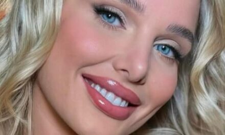 Helen Flanagan révèle une réaction de chirurgie douloureuse: «  Venez la peine quand je regarde 24  »