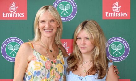 Le moment de Glastonbury et le chaos du festival «surréaliste» de Jo While