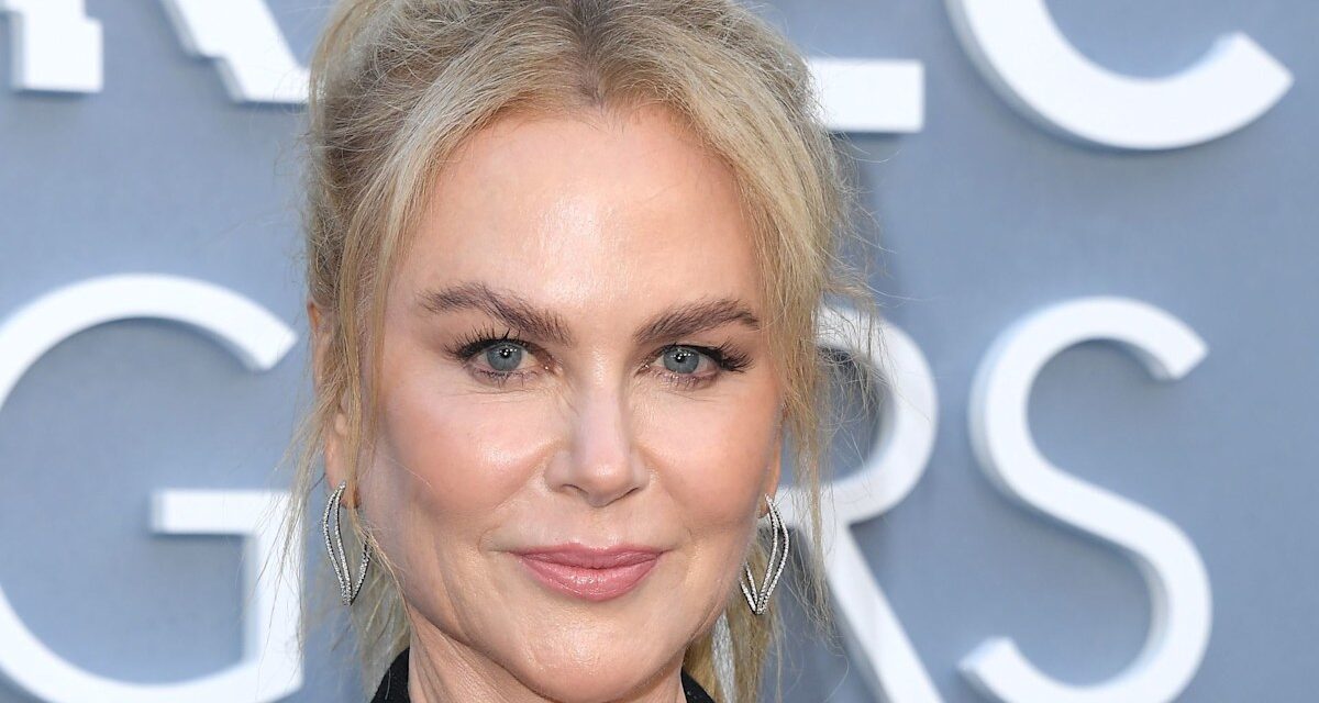 Nicole Kidman dévoile les cheveux naturels après avoir abandonné les perruques en vacances en famille