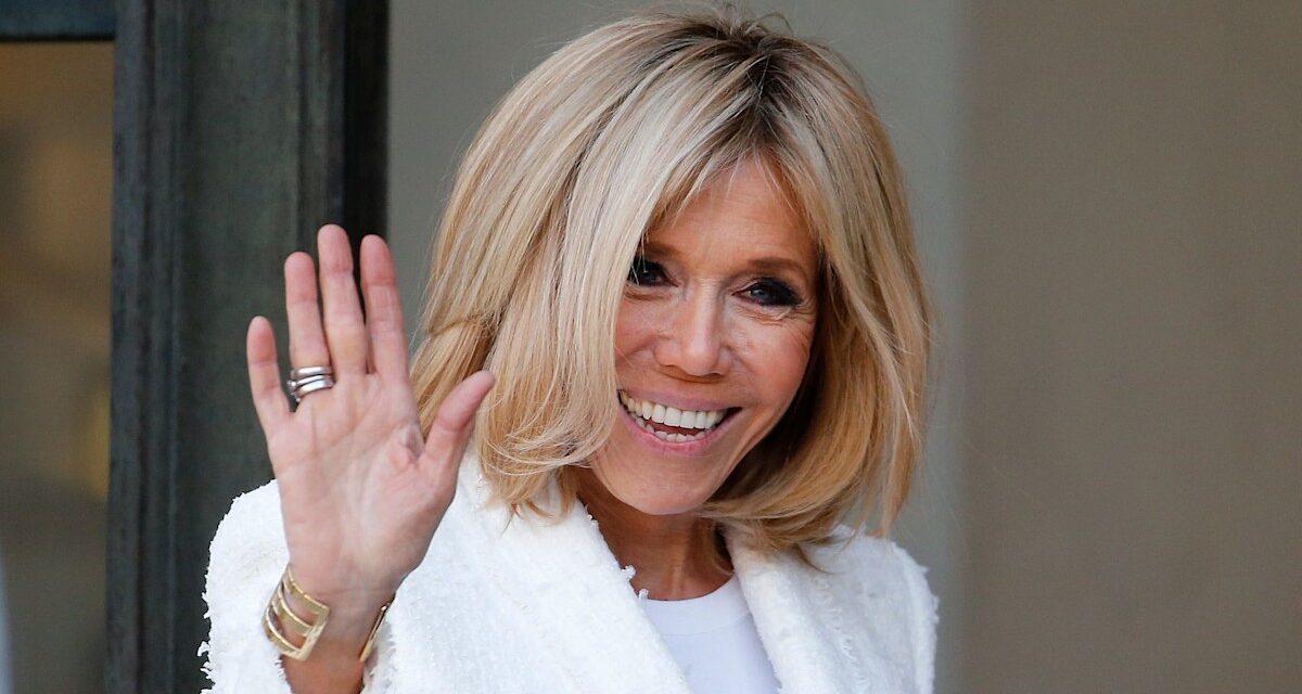 Brigitte Macron canalise la princesse Diana avec la dame rénovée de Jonathan Anderson Dior