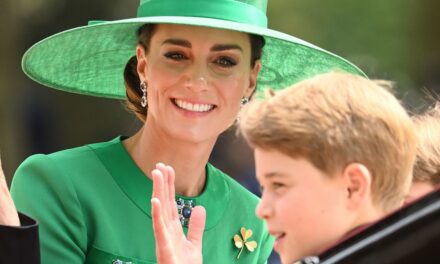 La décision de Kate Middleton pour faire en sorte que Prince George se sente «  vu  » lors de la sortie publique