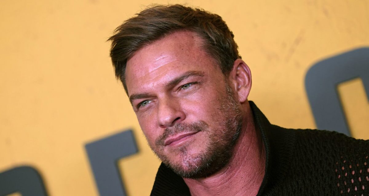 Le bouleversement pour le marchand d&rsquo;Alan Ritchson confirmé après un changement de production majeur