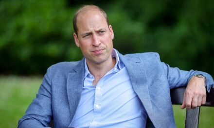 Le prince William interrompt les vacances en famille avec un message important