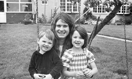 Les deux enfants ultra-privés d&rsquo;Ozzy Osbourne partagent un hommage émotionnel à leur défunt père