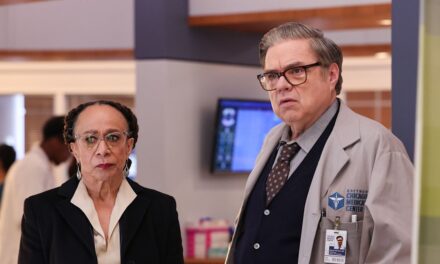 Chicago Med pour revenir sans 2 étoiles alors que la première de la saison est repoussée